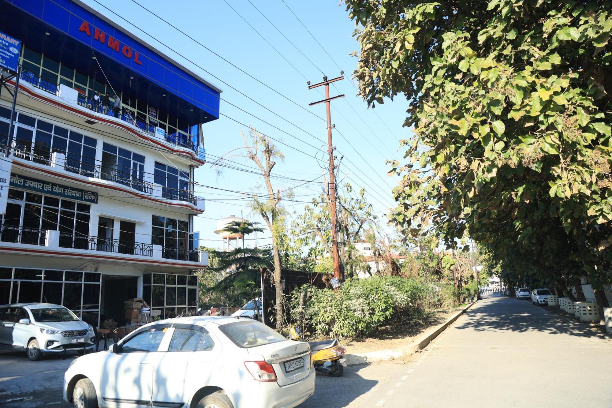 Anmol Residency Dehradun Hotel Eksteriør billede